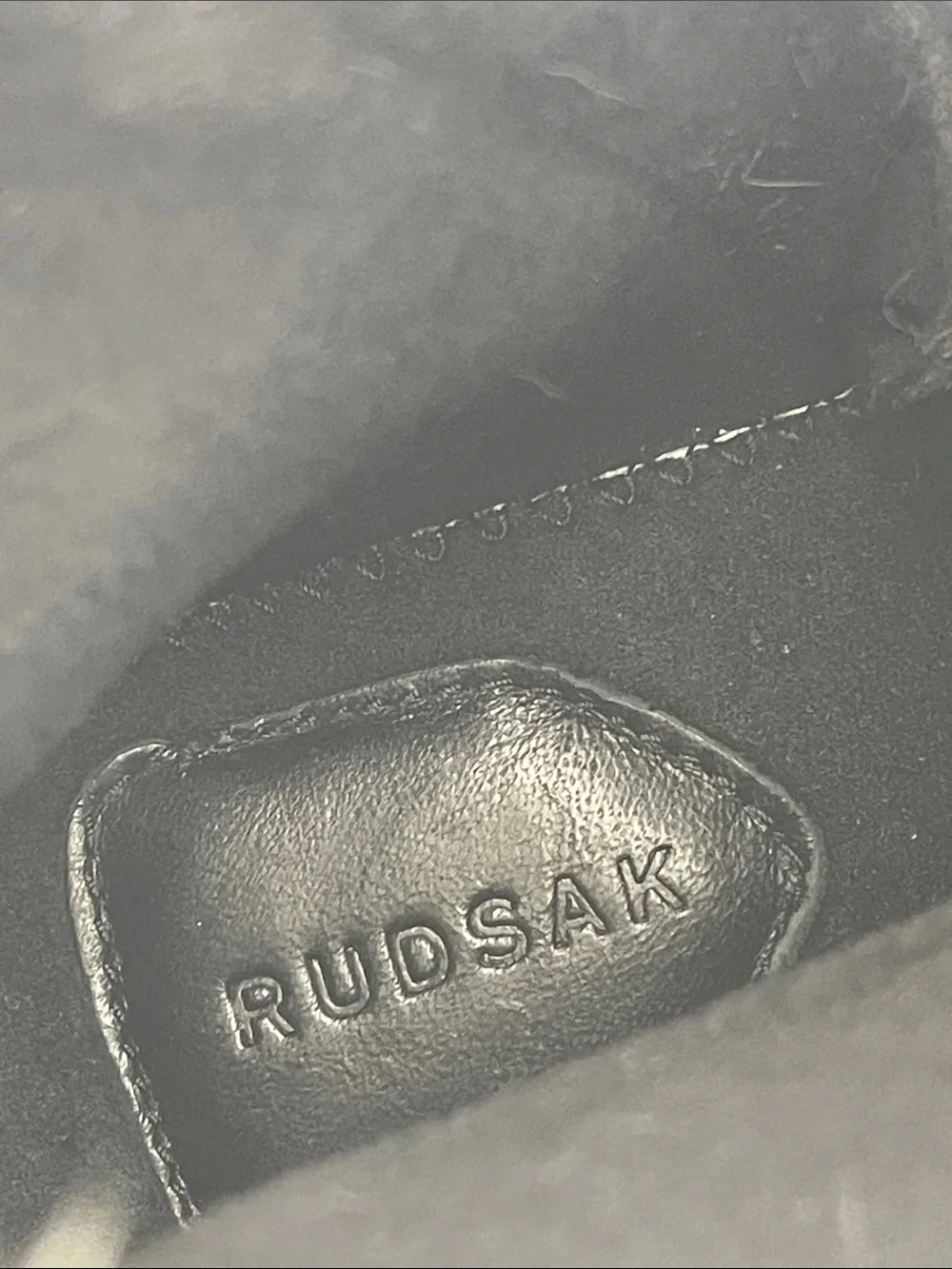 RUDSAK stylish black